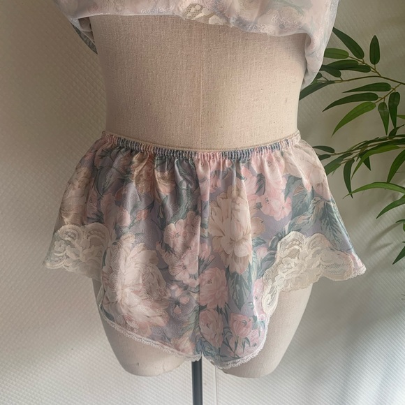 Vintage Floral Satin Lingerie Set - Picture 3 of 9